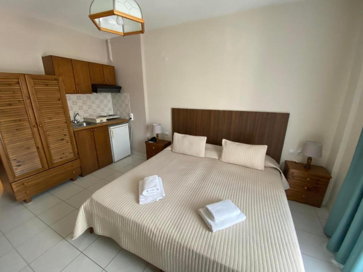Hotel Pavlos - Studios Tolón Eksteriør bilde